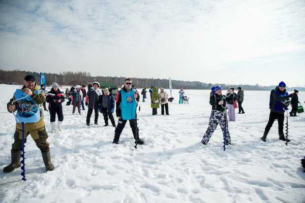 Лед трещит, азарт кипит…